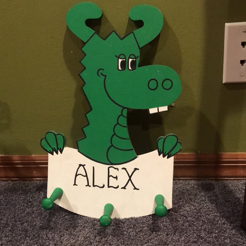 HANDMADE DINOSAUR CLOTHING RACK (CHOOSE THE NAME YOU WANT)